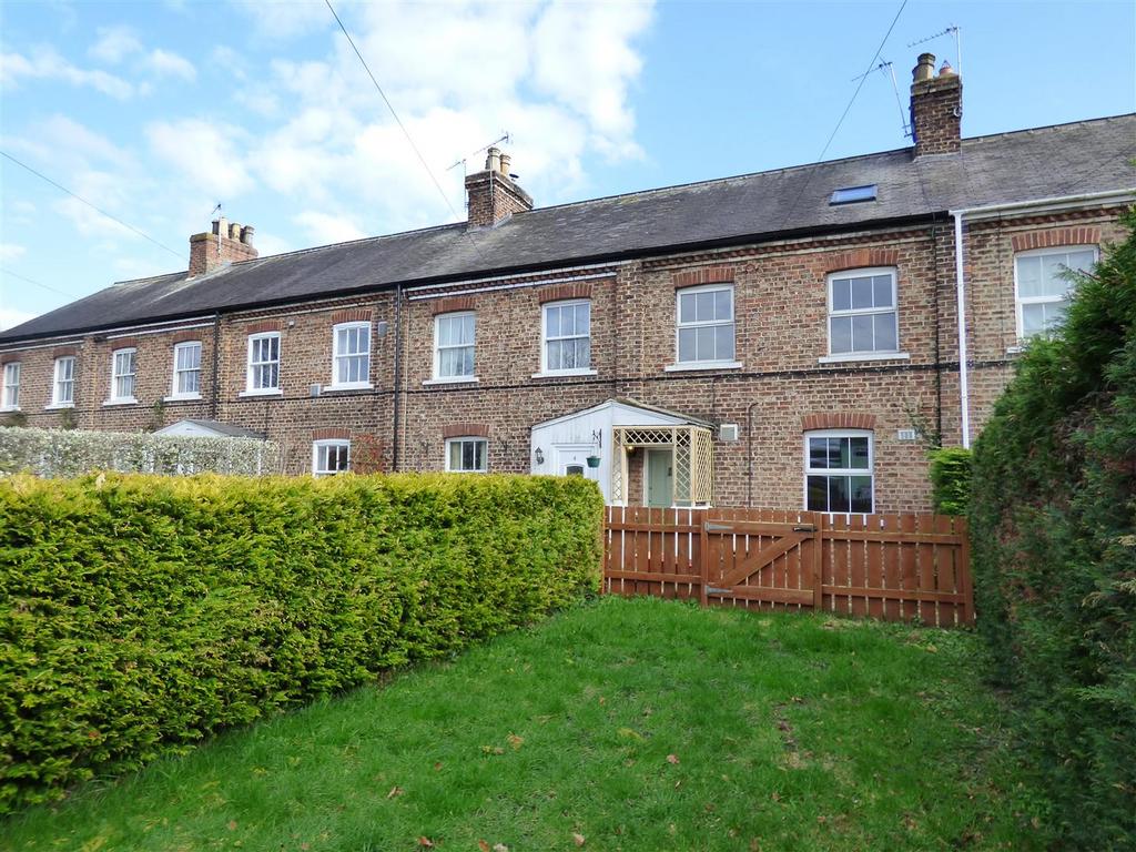 5 Milburn Terrace, Leeming Bar... 3 bed terraced house £800 pcm (£185 pw)