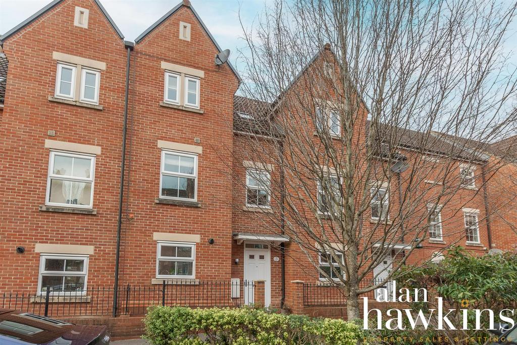 Daisy Brook, Royal Wootton Bassett 3 bed terraced house for sale £335,000