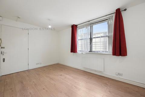 Studio to rent, Spencer Mews, Hammersmith, W6