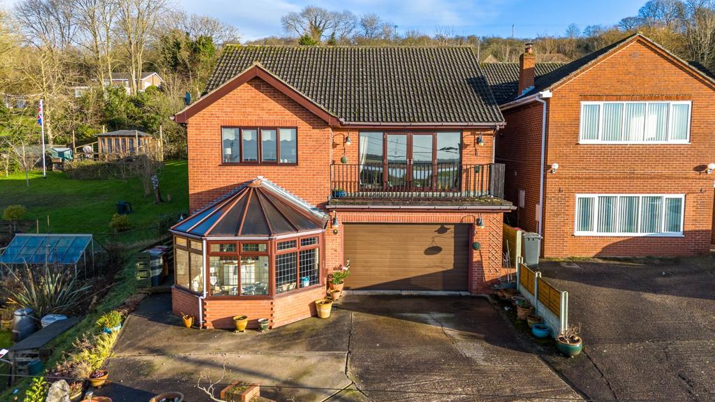 Stather Road, Burton Upon Stather, North Lincolnshire, DN15 4 bed