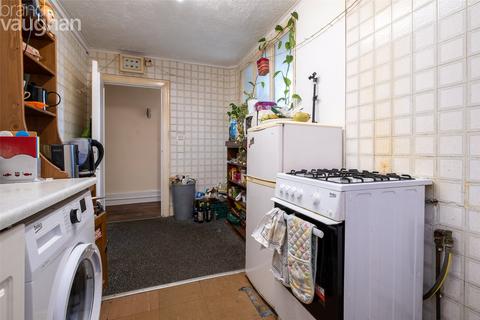 3 bedroom flat to rent, Kings Road, East Sussex BN1