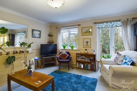 12 Akister Close, Buckingham, MK18 7HT