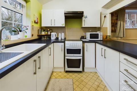 12 Akister Close, Buckingham, MK18 7HT