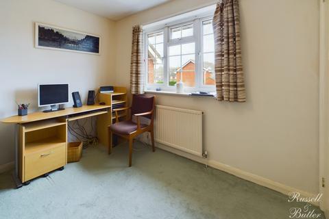 12 Akister Close, Buckingham, MK18 7HT