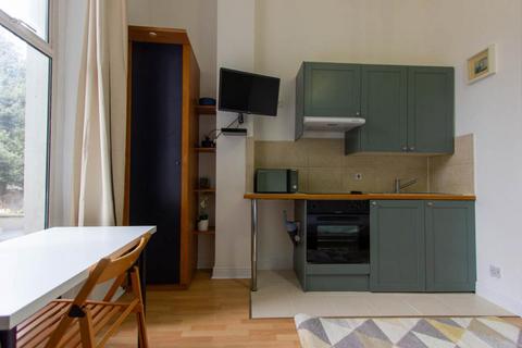 undefined, West Cromwell Road, Earls Court, London SW5
