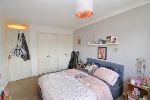 2 bedroom flat for sale - Three Legged Cross
