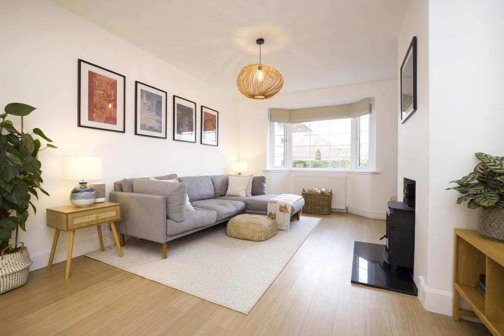 8 Lovedale Avenue, Balerno, Edinburgh, EH14 7DT 4 bed detached house