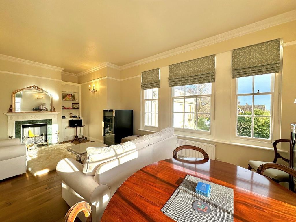 Leelands House, Grams Road, Walmer, Kent, CT14 2 bed apartment for sale