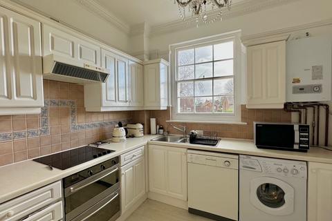 2 bedroom apartment for sale, Leelands House, Grams Road, Walmer, Kent, CT14