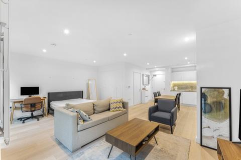 Studio to rent, Royal Crest Avenue, London, E16