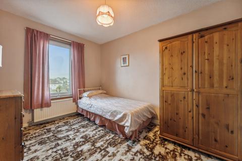 67 Randolph Drive, Clarkston, Glasgow, G76 8AN