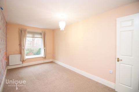 2 bedroom apartment for sale, Elsinore Close,  Fleetwood, FY7