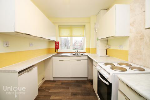 2 bedroom apartment for sale, Elsinore Close,  Fleetwood, FY7