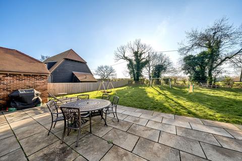 2 Old Knowle Square, Farnham, GU9 0EZ