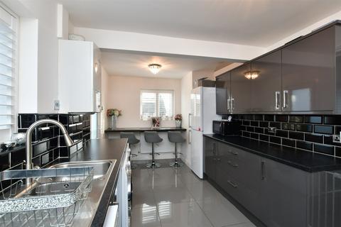 3 bedroom end of terrace house for sale - The Crestway, Brighton, East Sussex
