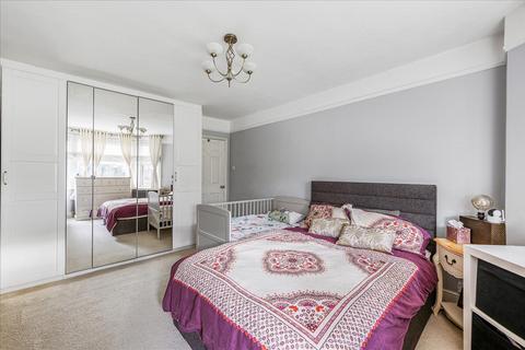 Basement Flat, 20 Grange Park, London, W5 3PS