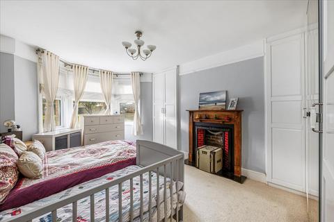 Basement Flat, 20 Grange Park, London, W5 3PS