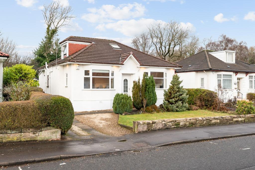 Dorian Drive, Clarkston, East Renfrewshire, G76 7NP 3 bed detached