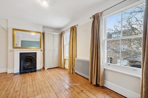 3 bedroom terraced house to rent, Charles Street, London, SW13