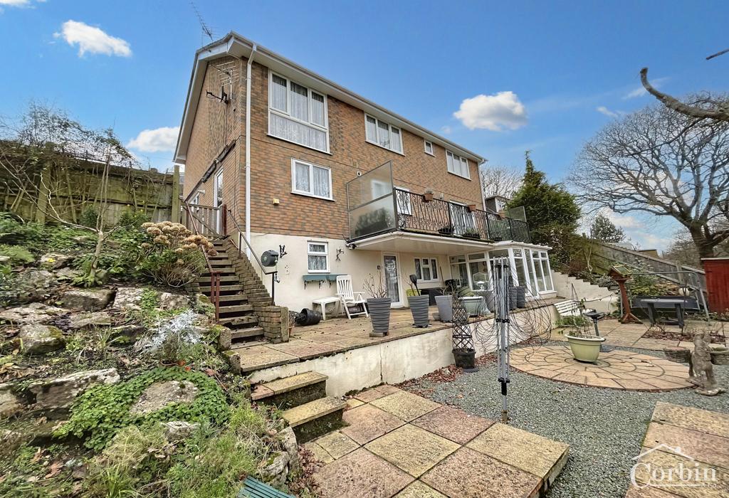 Headswell Avenue, Bournemouth, Dorset 5 bed detached house for sale £