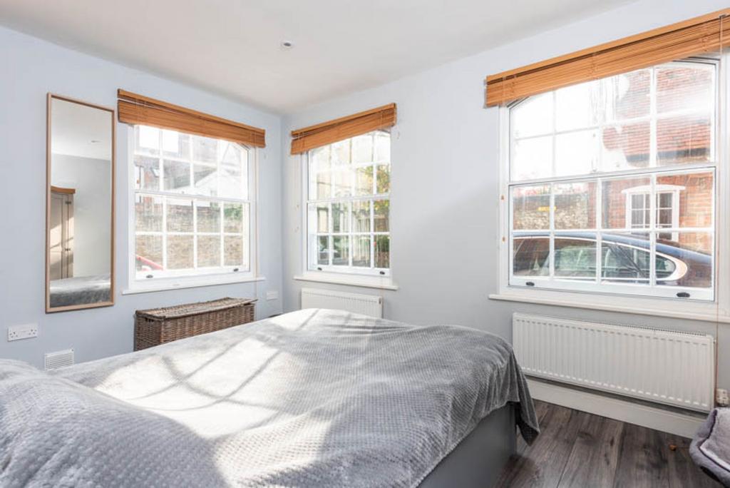 Lombard Street, The Courtyard Lombard Street, OX14 1 bed apartment for