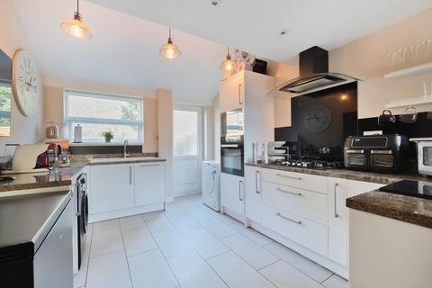 3 bedroom semi-detached house for sale - Upton Drive, Upton, Chester