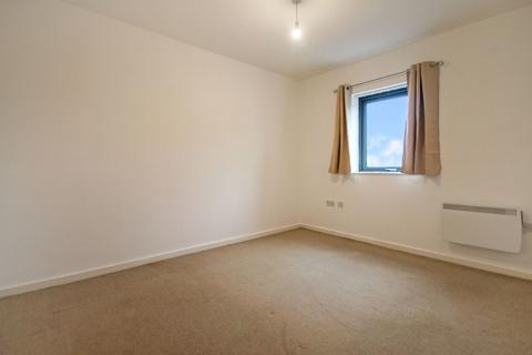 2 bedroom flat to rent, The Decks, Runcorn, WA7 1GH