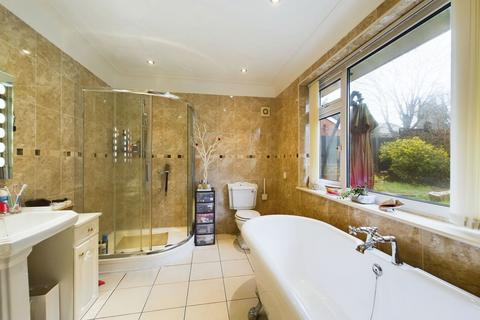 24 Lynwood Avenue, Aughton, Ormskirk, L39 5BB