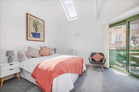 3 bedroom end of terrace house for sale - Locarno Road, London, W3