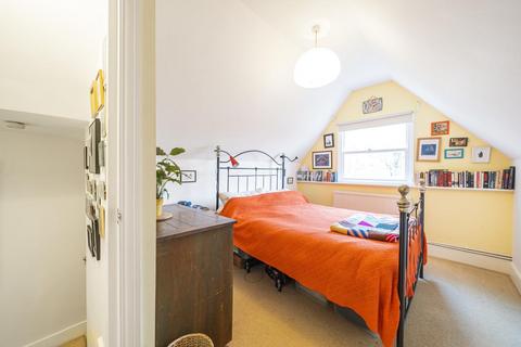 Flat F, 80 Crystal Palace Park Road, London, SE26 6UN