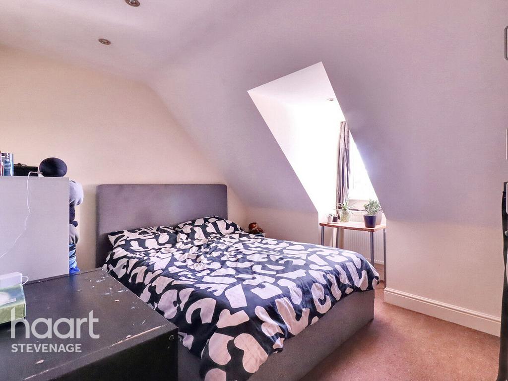 Fishers Green Road, Stevenage 2 bed apartment for sale £210,000