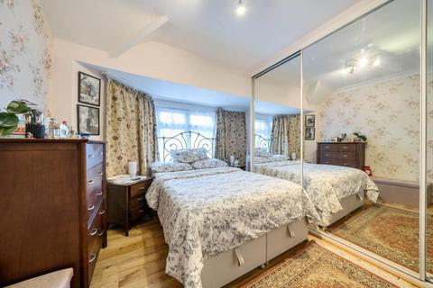 4 bedroom semi-detached house for sale, Harrow,  Harrow,  HA3