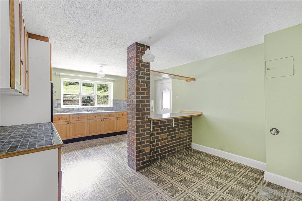 Beechwood Drive, Aldbury, Tring, Hertfordshire 4 bed detached house for