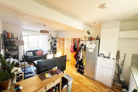 2 bedroom flat to rent, Conewood Street, London N5