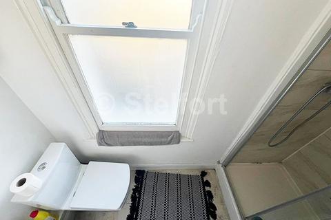 2 bedroom flat to rent, Conewood Street, London N5