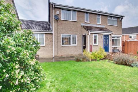 3 bedroom semi-detached house to rent, Seaton Close, Gateshead, Tyne and Wear, NE10