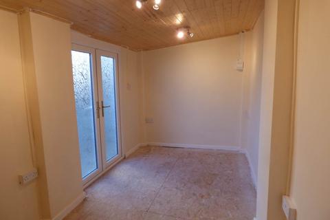 Property to rent - Palmerston Road, Chatham,