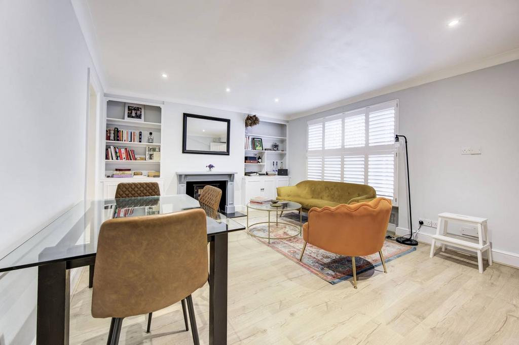 Eardley Crescent Earls Court 2 bed flat £785 000 Eardley Crescent Earls Court 2 bed flat £785 000