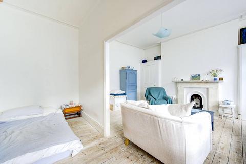 1 bedroom flat to rent - Charleville Road, Barons Court, London, W14