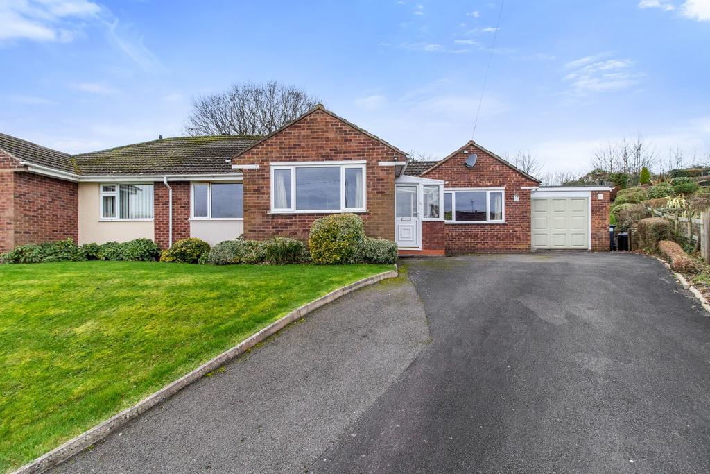 Meadow Road, Malvern, Worcestershire... 3 bed semidetached bungalow