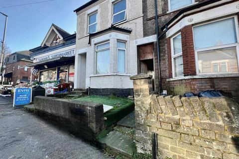 5 bedroom end of terrace house for sale, Dallow Road, Luton LU1