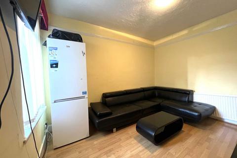 5 bedroom end of terrace house for sale, Dallow Road, Luton LU1