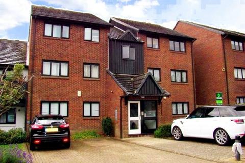 2 bedroom apartment for sale, West Quay Drive, Hayes, Greater London, UB4