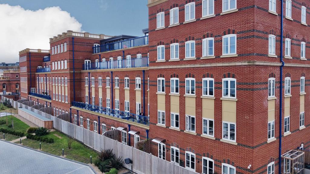 Westbrook Gardens, Margate CT9 1 bed apartment for sale £300,000