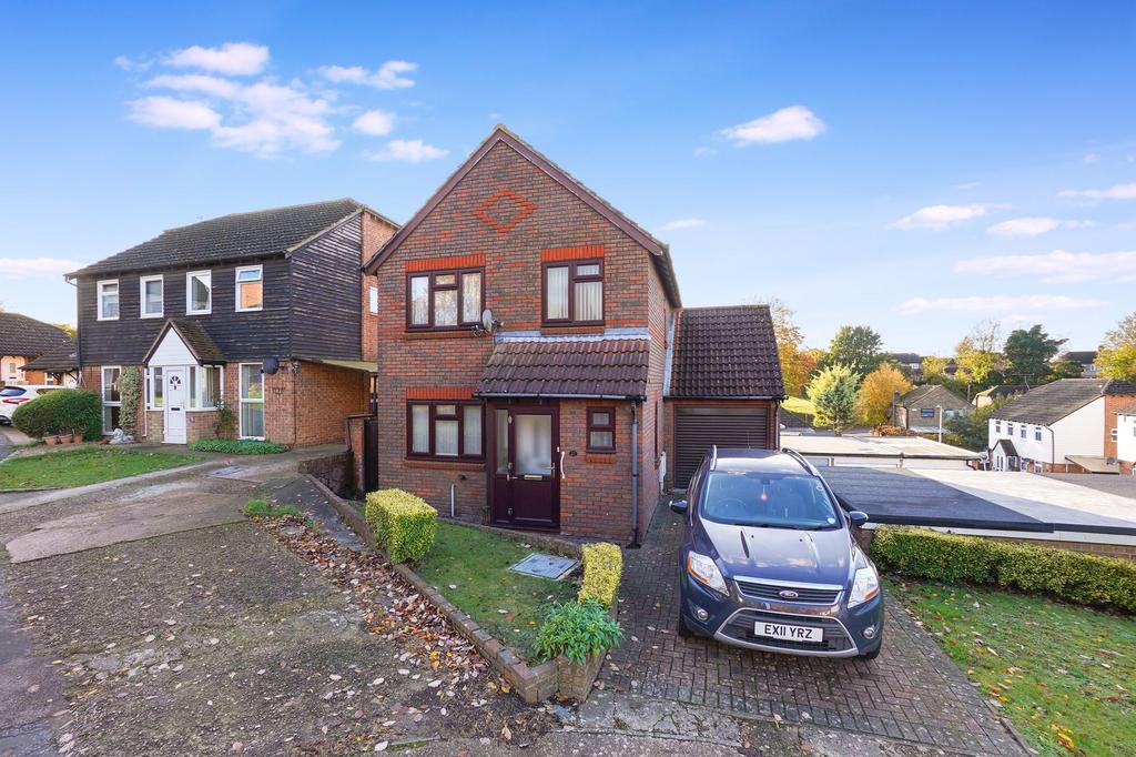 Brenchley Close, Rochester, ME1 3 bed detached house for sale £350,000