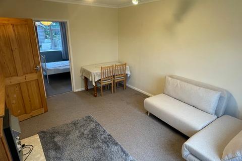 1 bedroom flat to rent, Leafield Close, Leeds, West Yorkshire, LS17