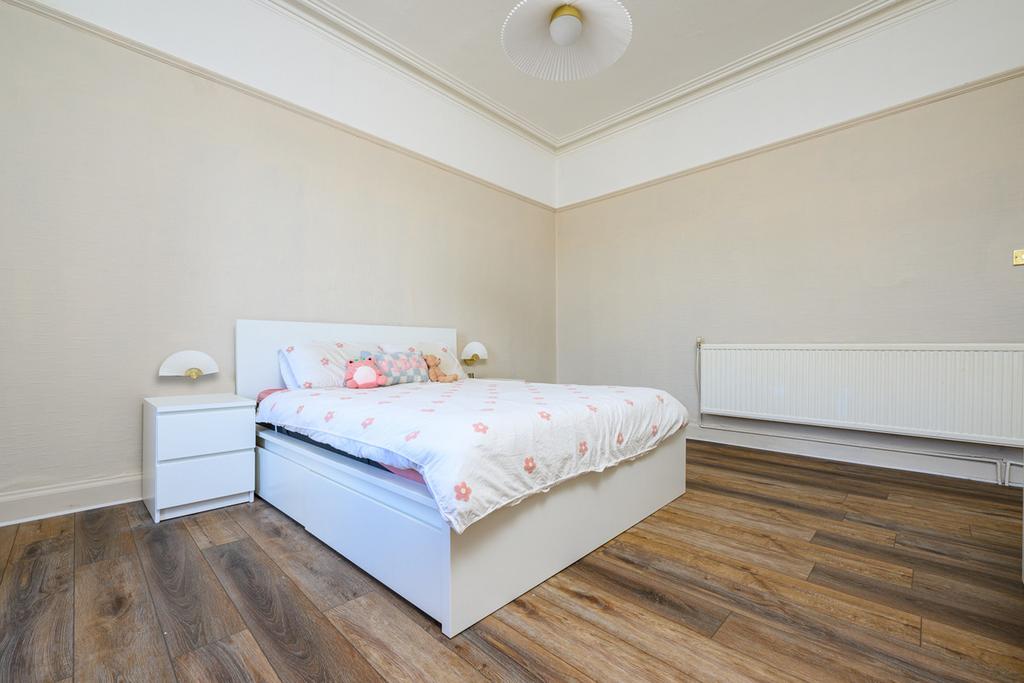 Kelly Street, Greenock, PA16 3 bed flat for sale £120,000