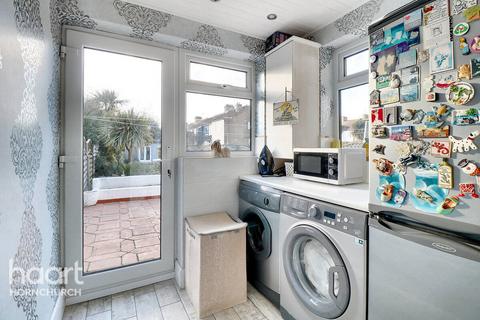 25 Burnway, Hornchurch, RM11 3SN