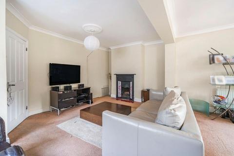 10 Queensway, West Wickham, BR4 9ER