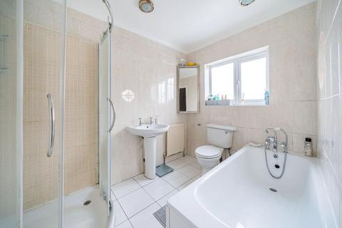 10 Queensway, West Wickham, BR4 9ER